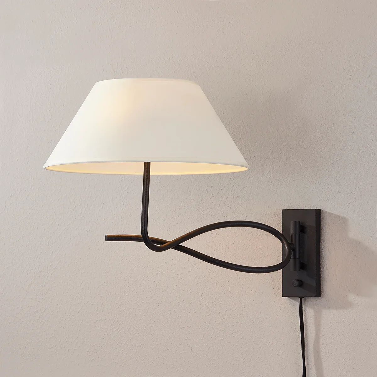 Alameda Plug-In Sconce - Image 3