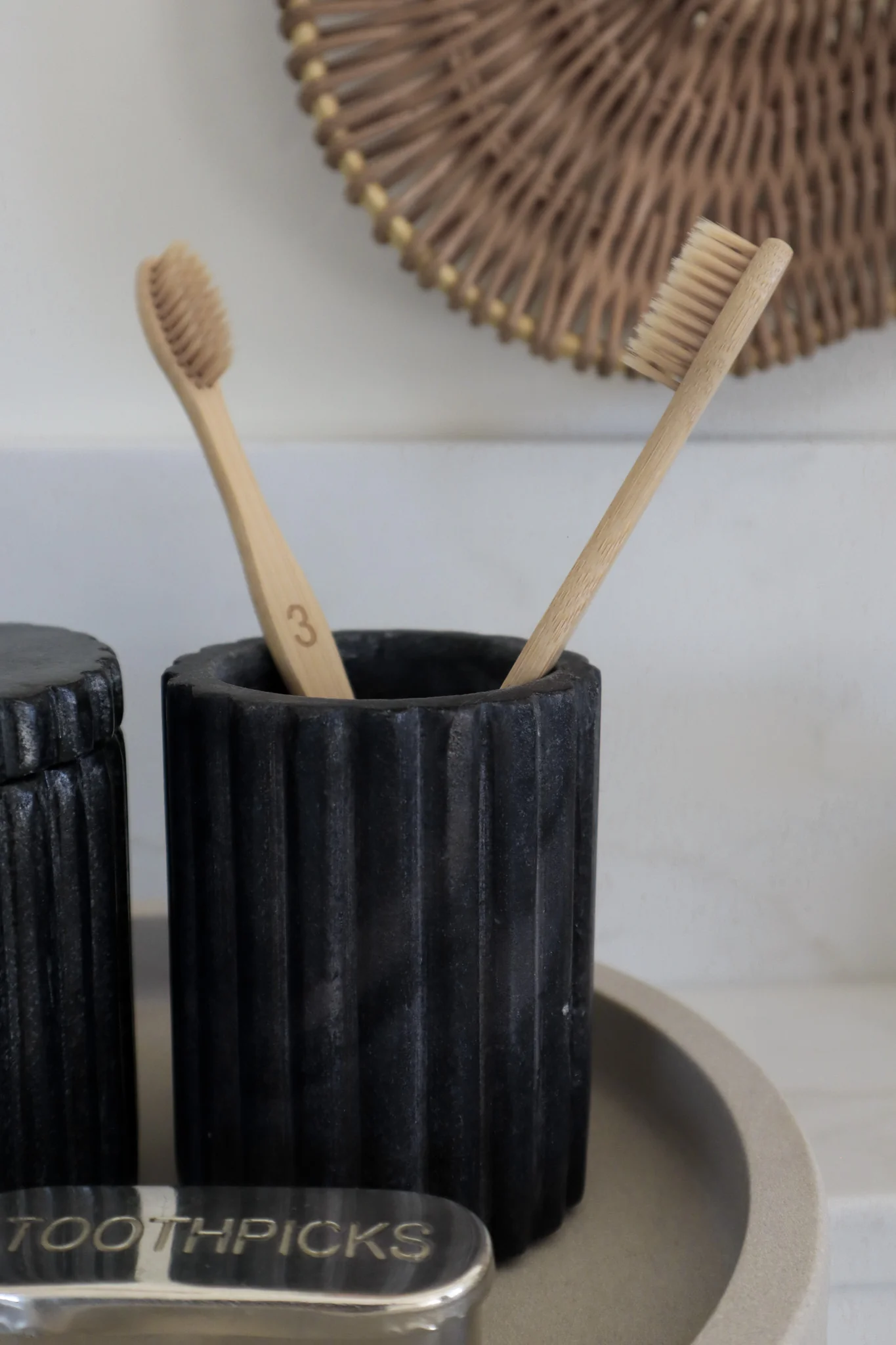 Blossom Scallop Toothbrush Holder