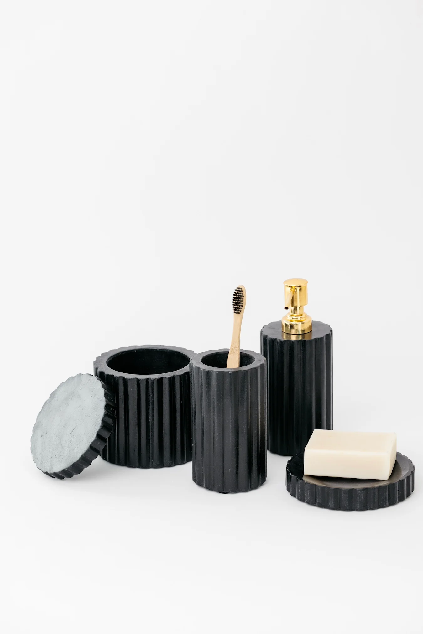 Blossom Scallop Toothbrush Holder - Image 5