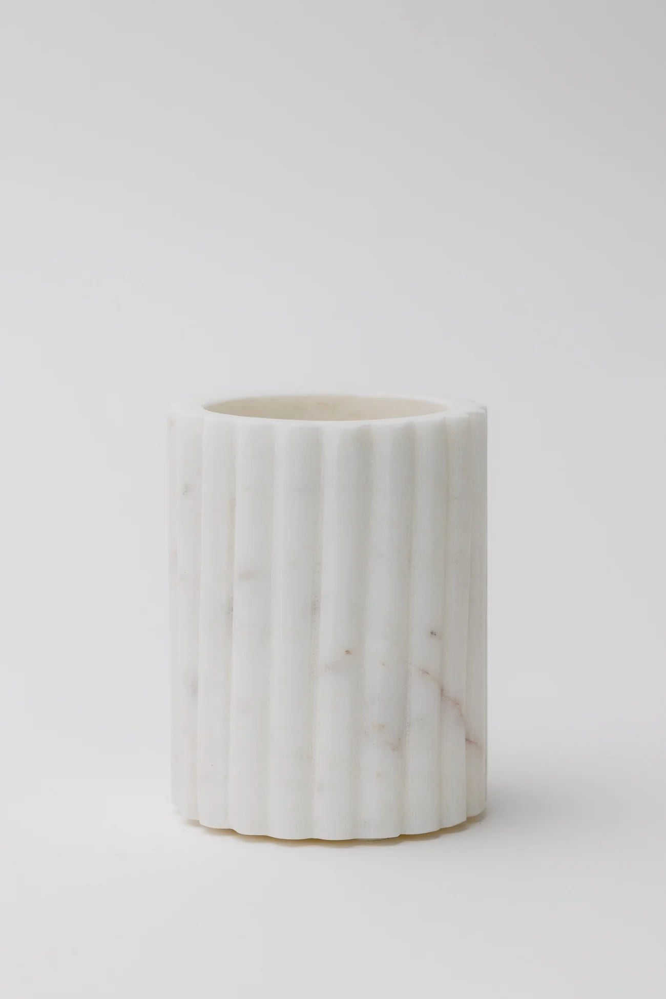 Blossom Scallop Toothbrush Holder - White - Image 2