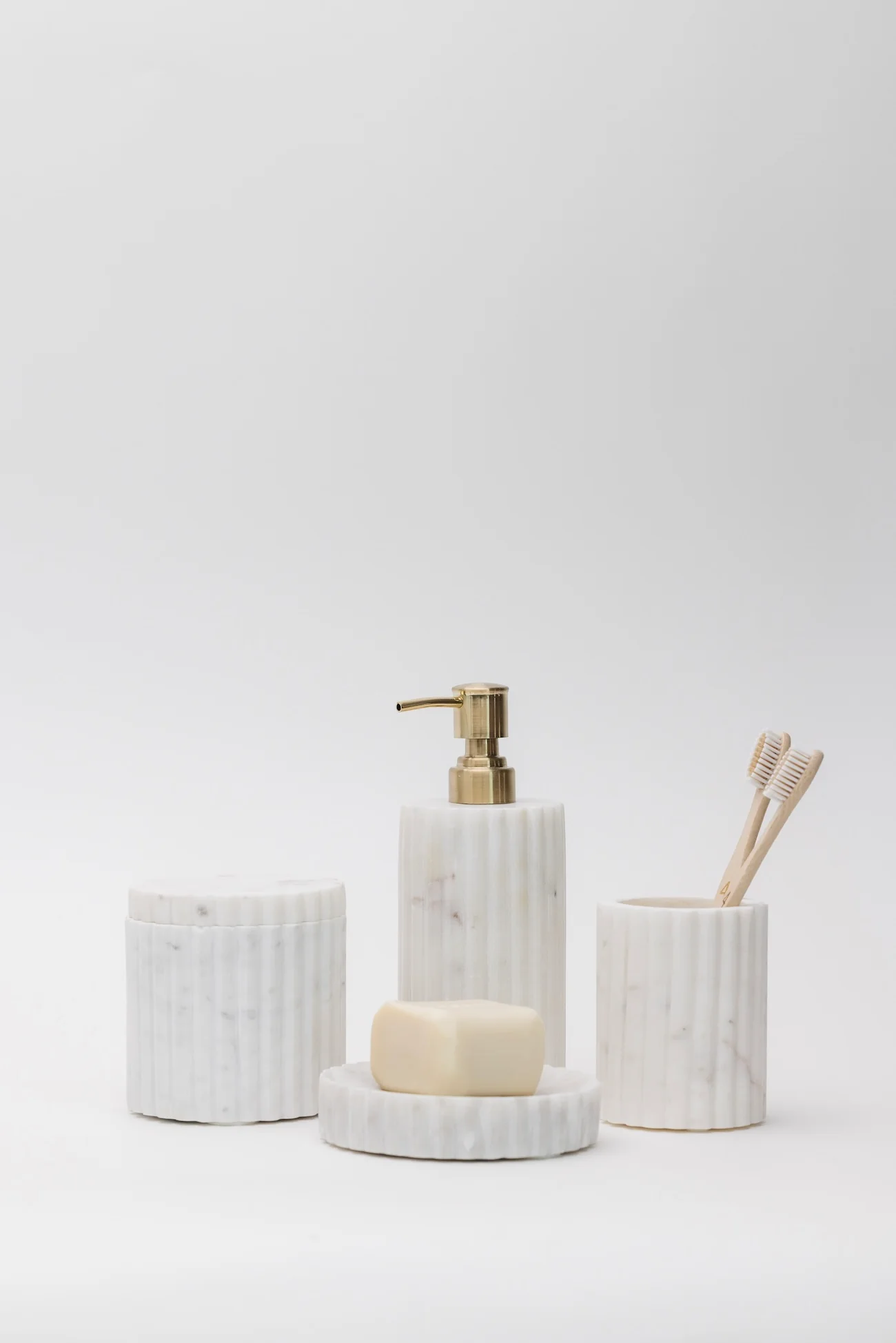 Blossom Scallop Toothbrush Holder - White - Image 5