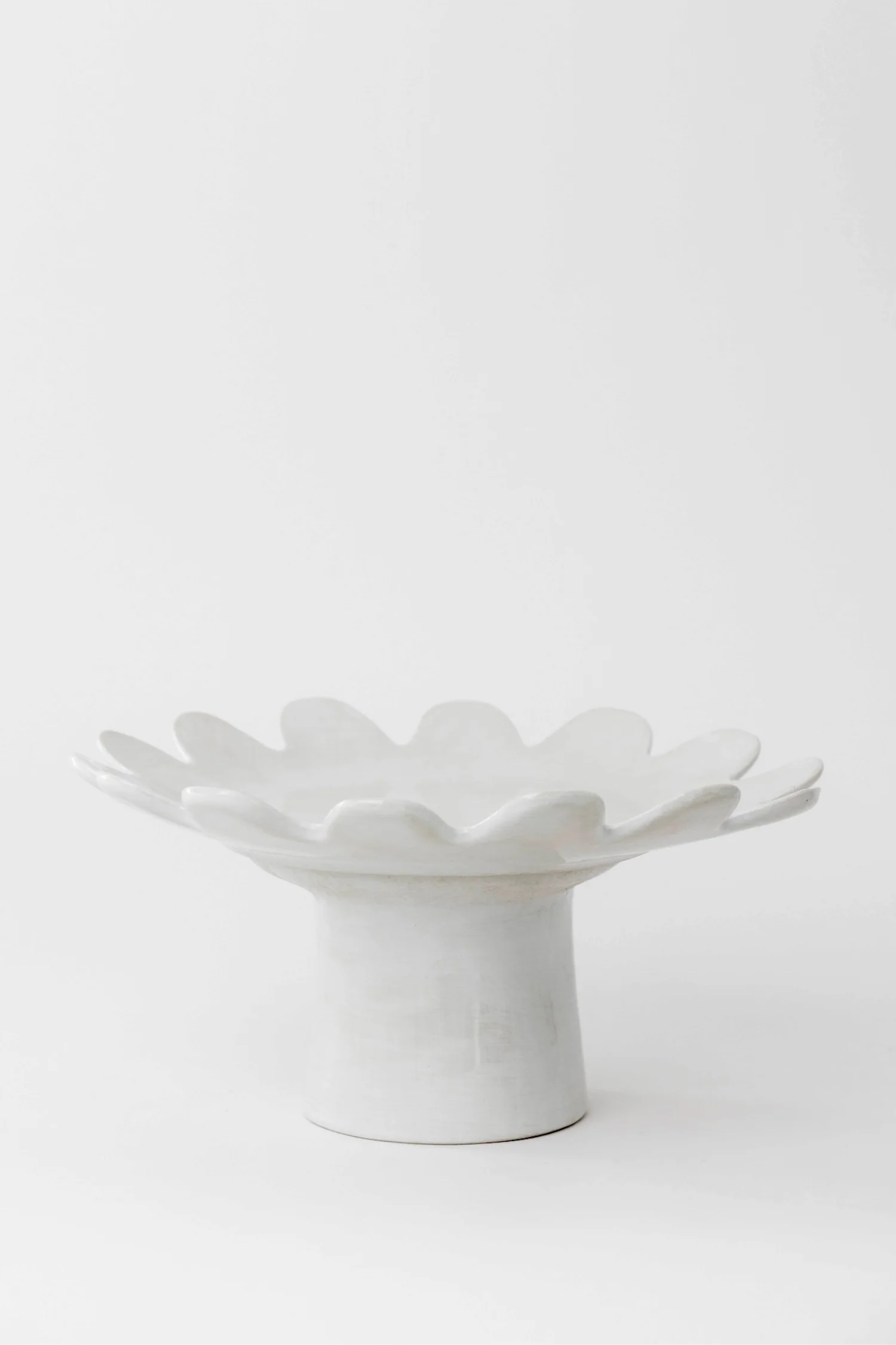 Calista Scallop Pedestal