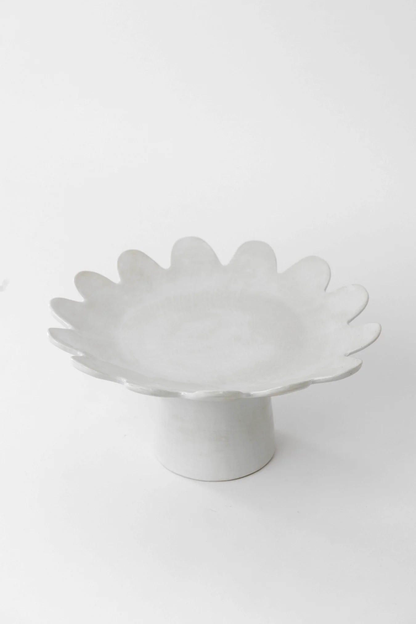 Calista Scallop Pedestal - Image 2