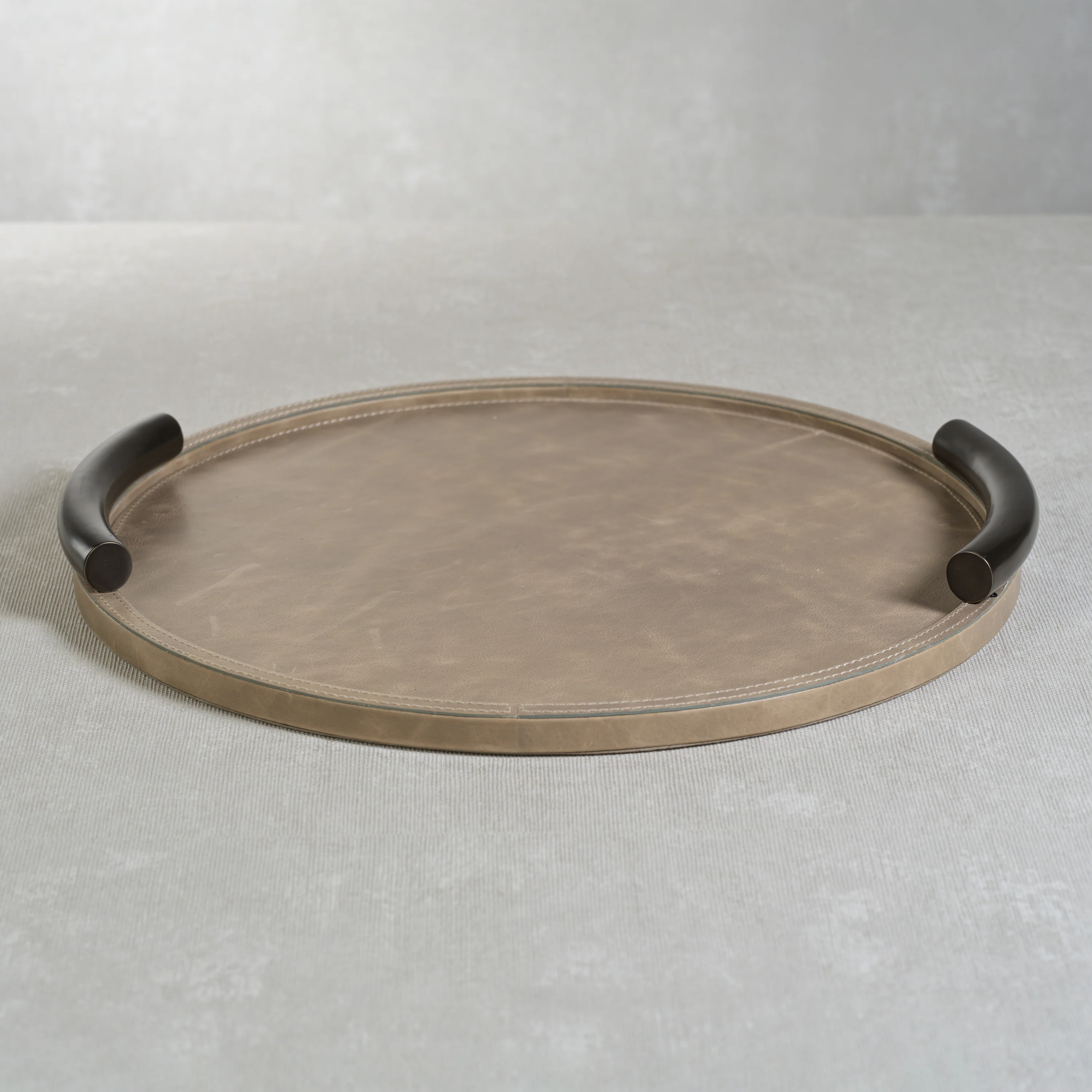 Cameroon Round Mink Leather Serving Tray - Image 2