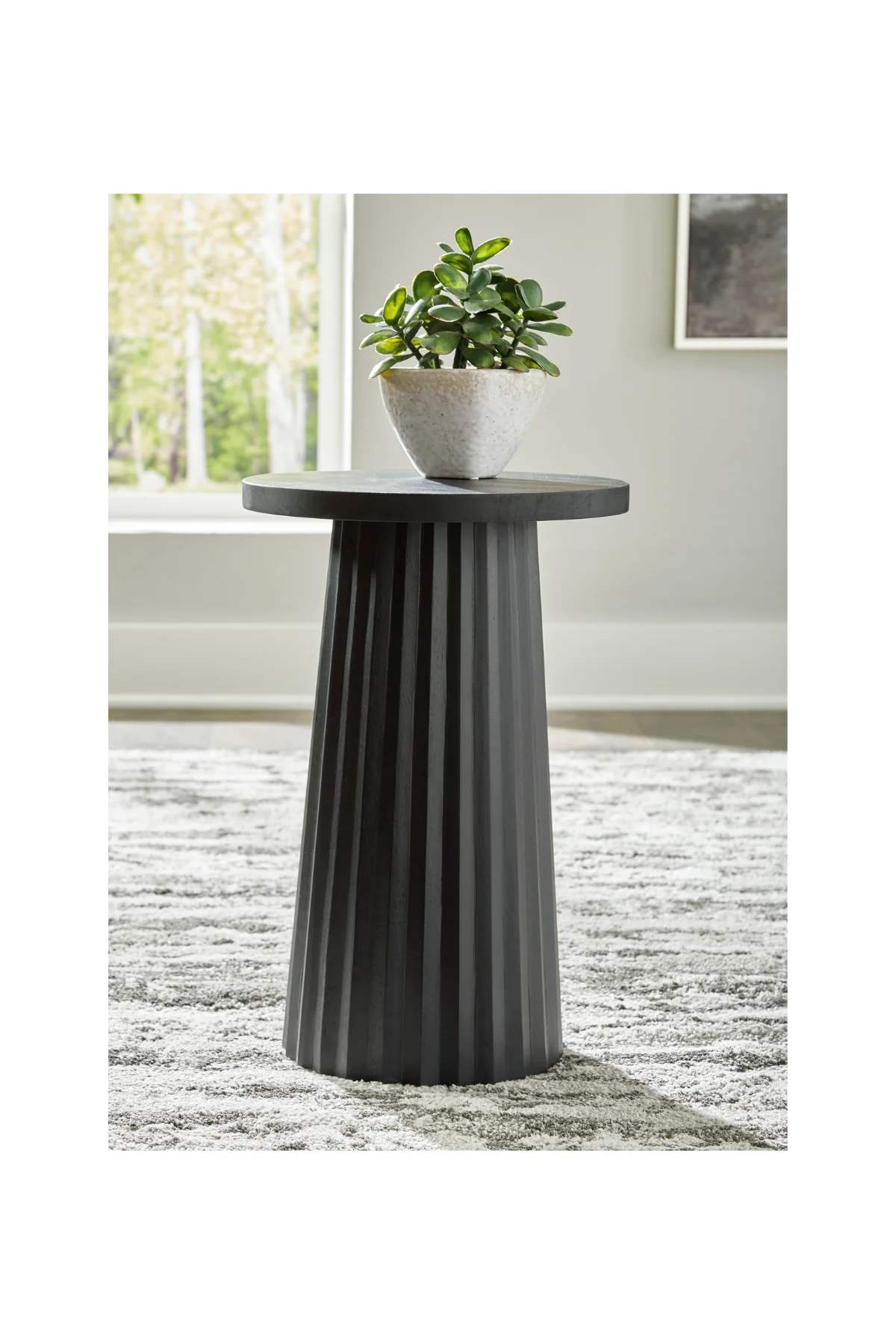 Ceilby Accent Table - Image 2