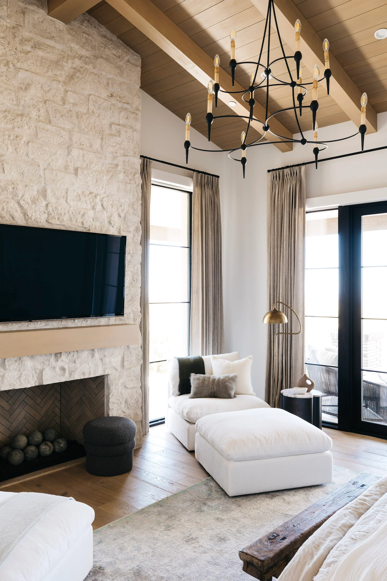 Danielli Black Chandelier - Image 6