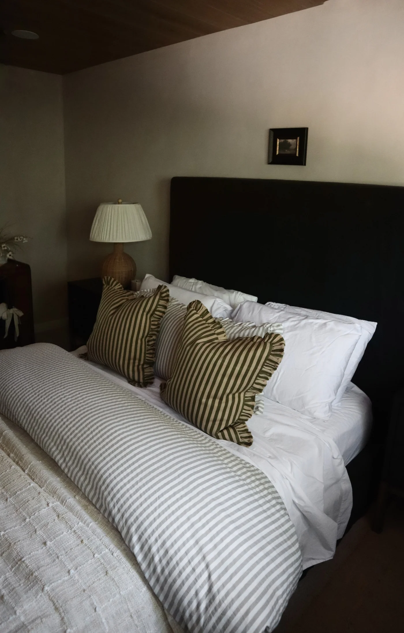 Daphne Slipcover Bed - Pine - Image 8