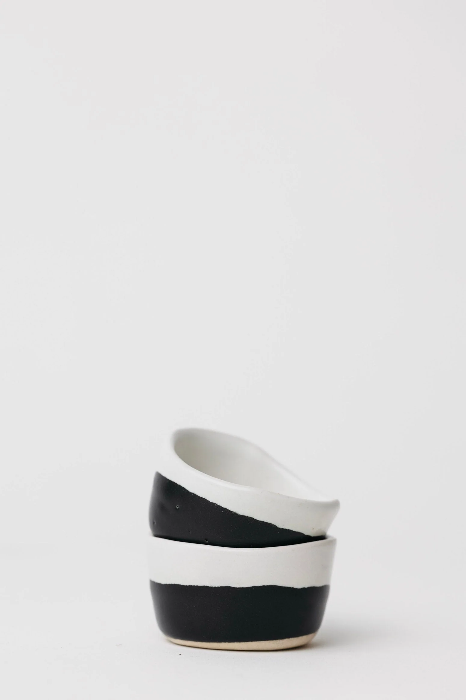 Dawson Pinch Bowl - Matte Black/White - Set of 4 - Image 4