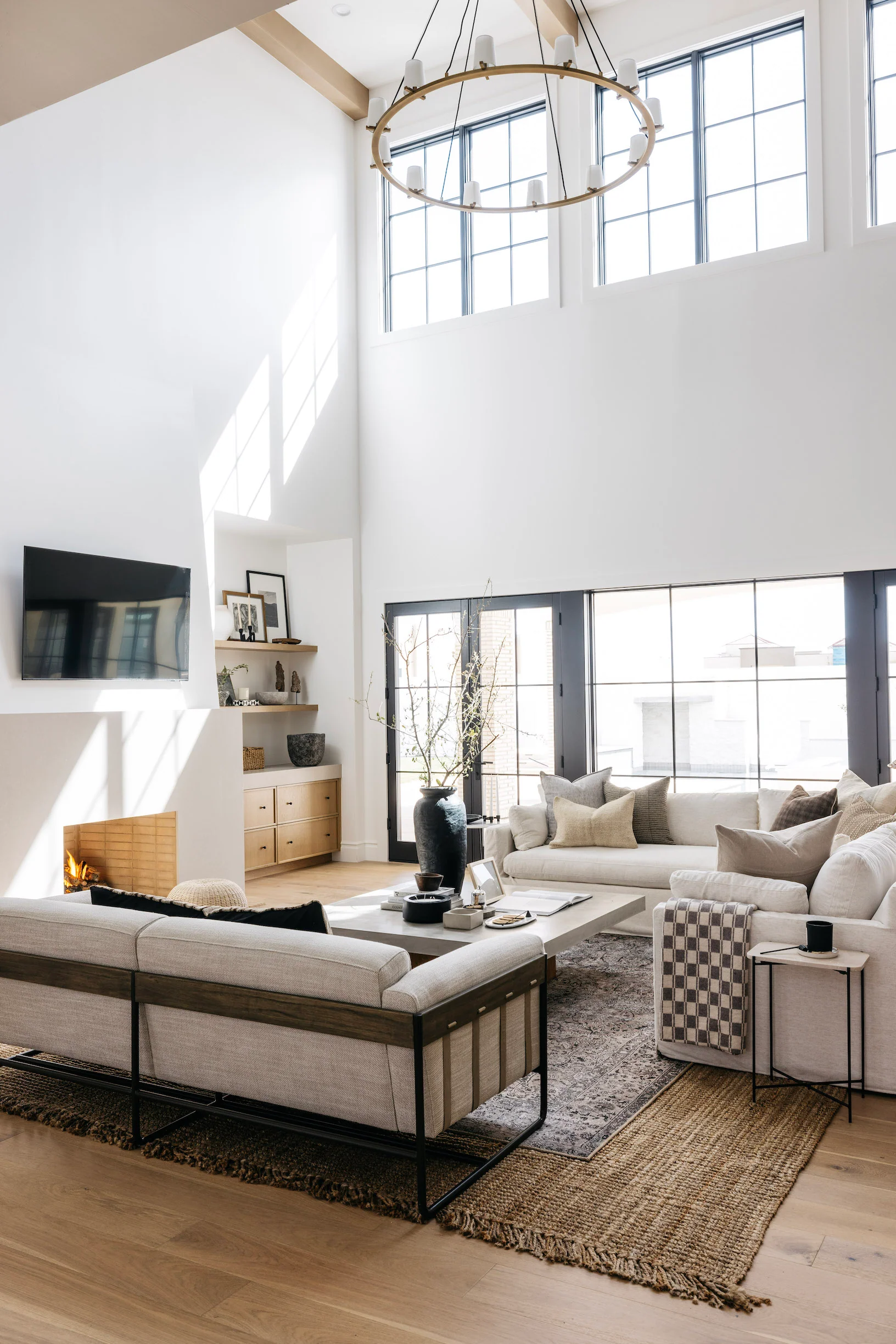 Ella Sofa - 91" - Image 10