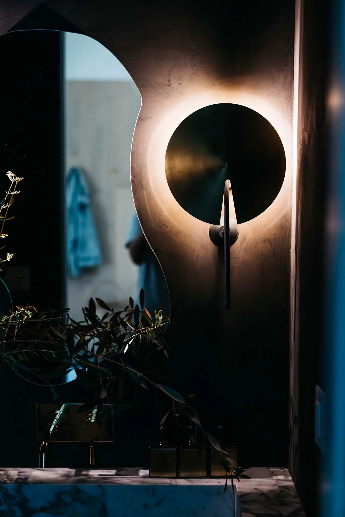 Equilibrium Sconce - Image 3