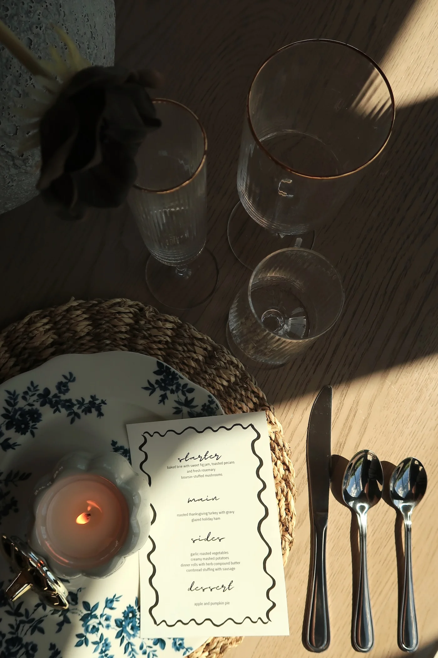 Gisele Wine Glass w/ Gold Rim - Image 6