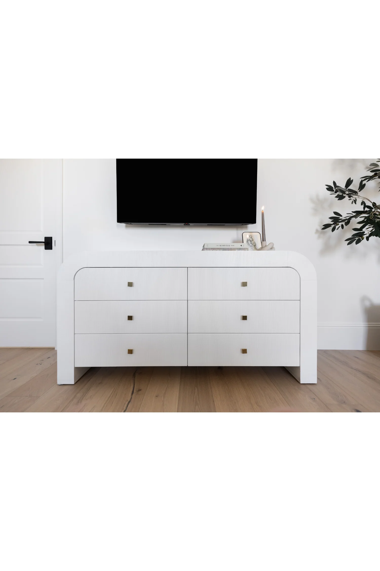 Hump 6-Drawer Dresser - Image 8
