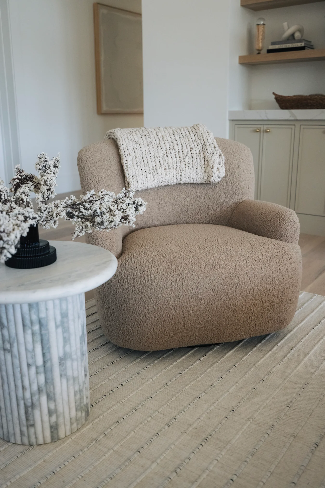 Kadon Swivel Chair - Image 2