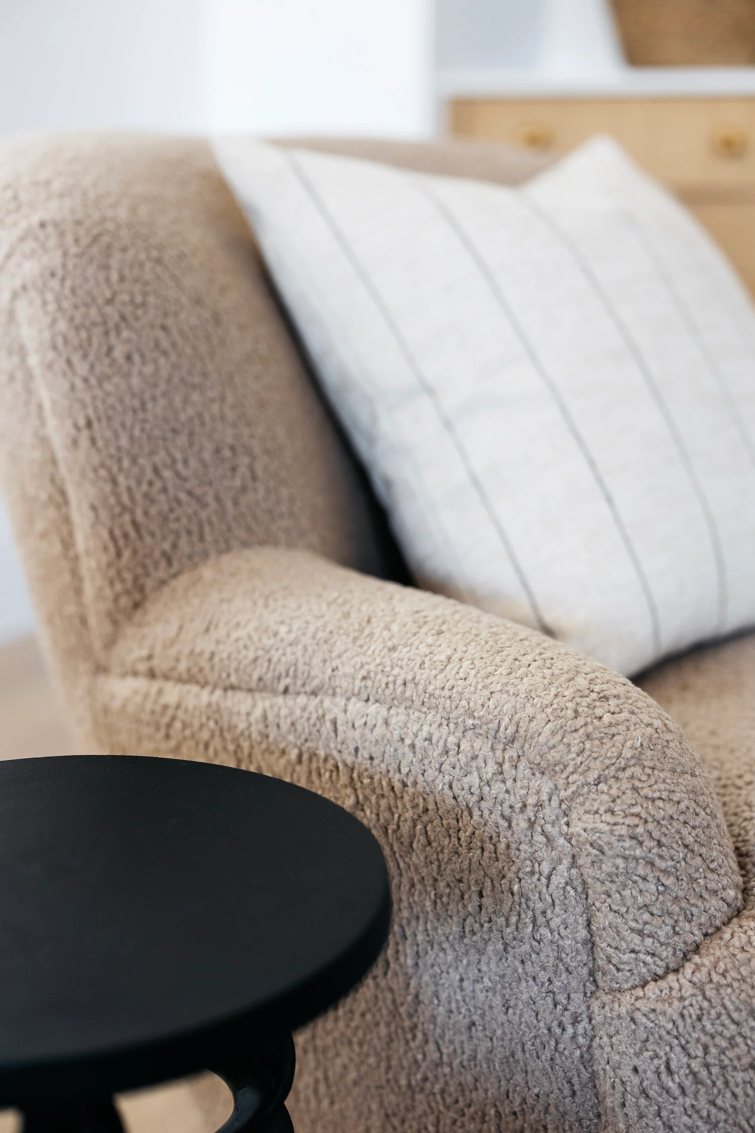 Kadon Swivel Chair - Image 8