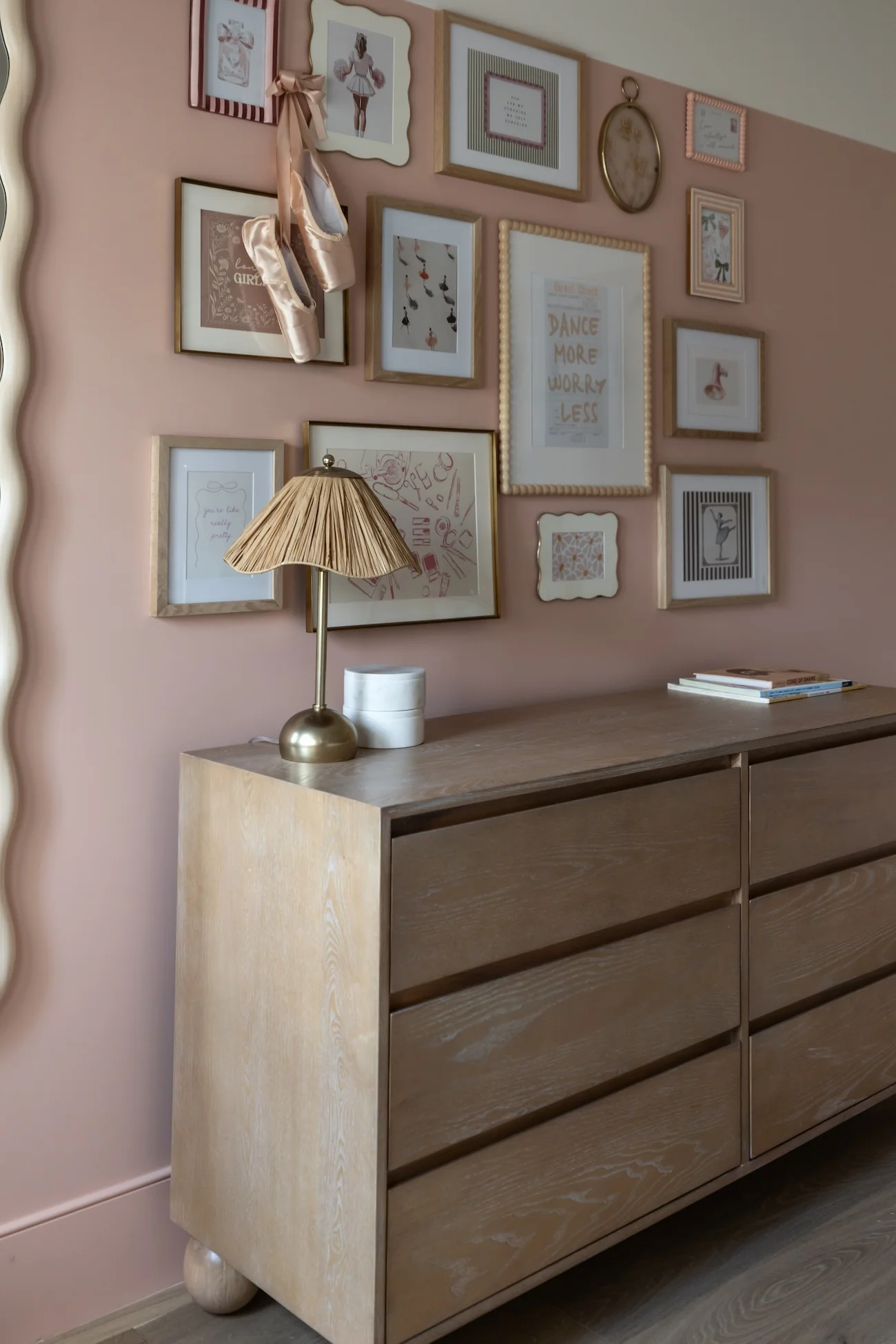 Kent Ash Wood Dresser - Image 9