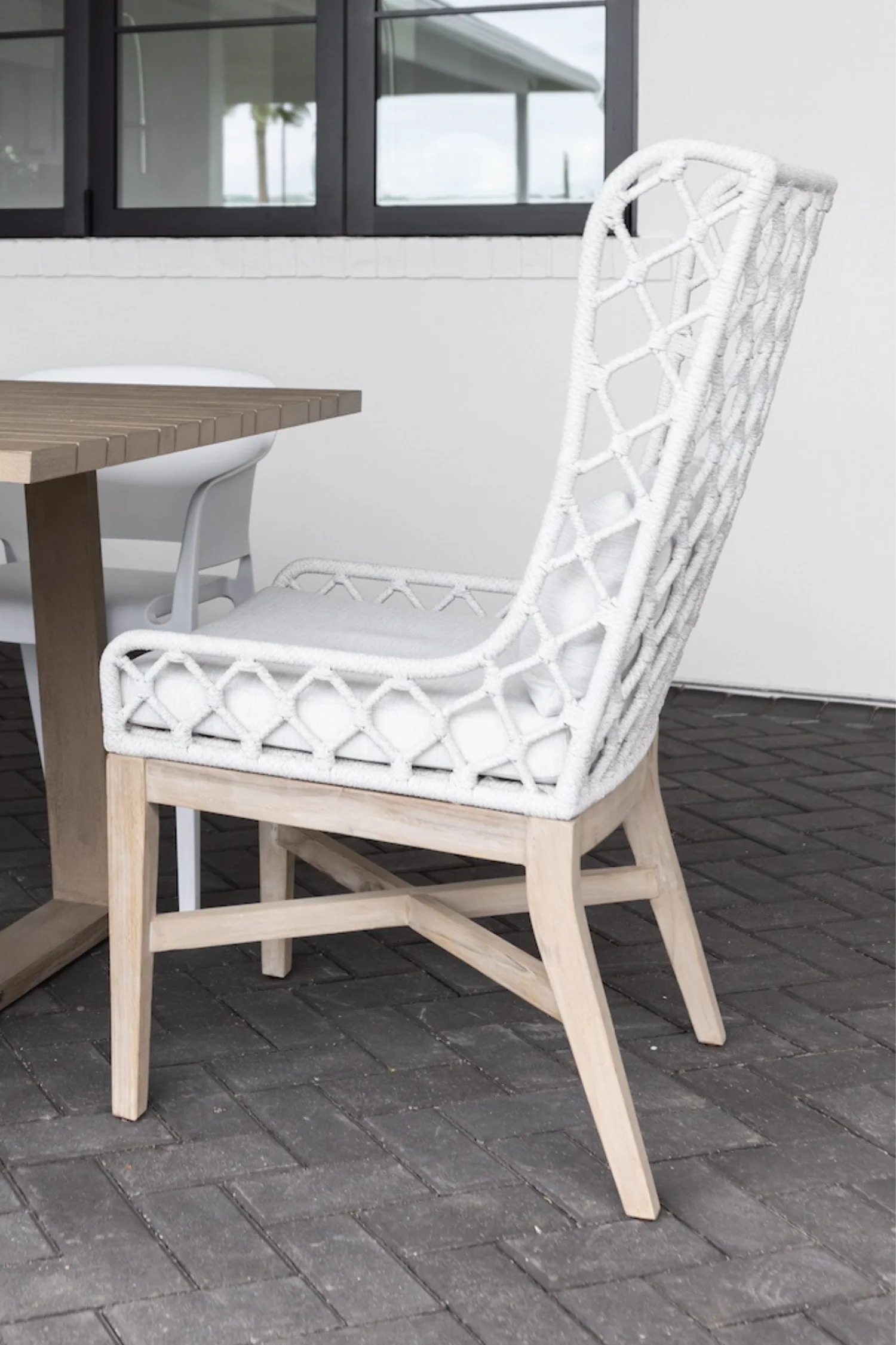 Lattis Outdoor Wing Chair