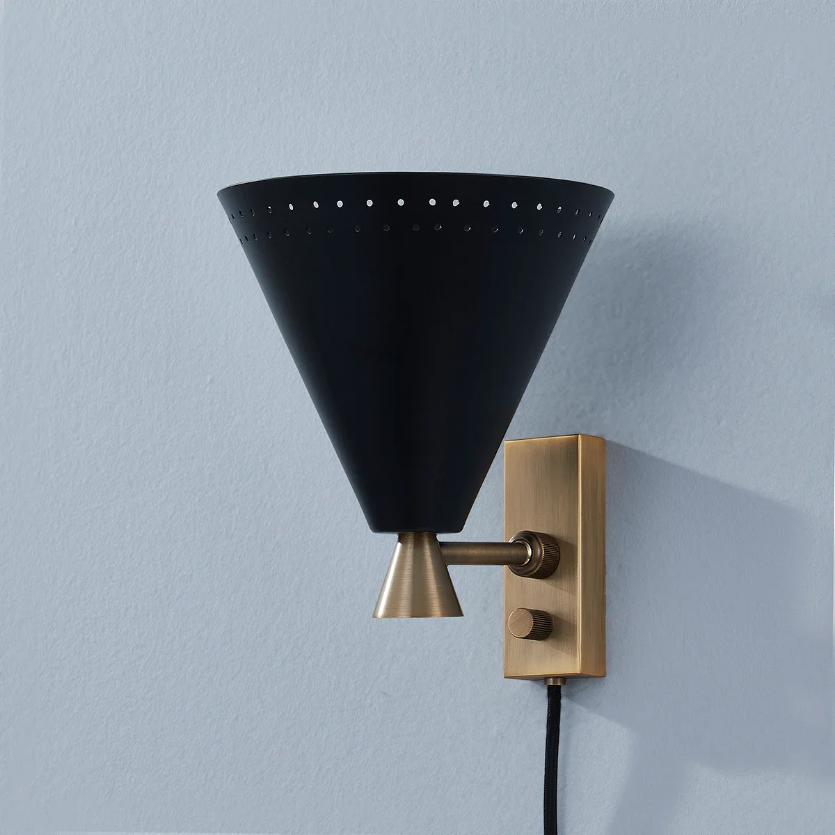 Marvin Plug-In Sconce - Image 4