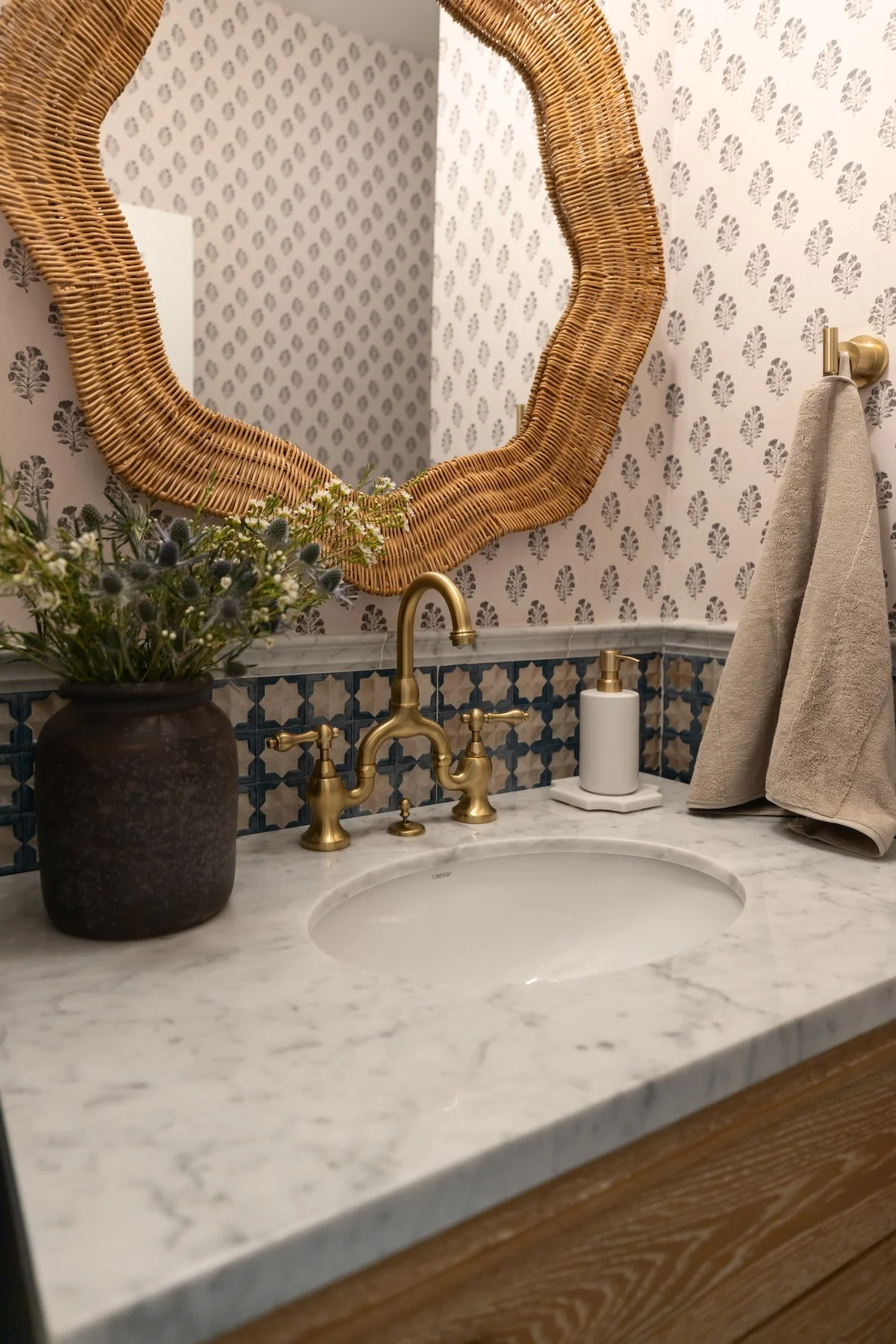 Modern English Country Bridge Bathroom Faucet - Image 4