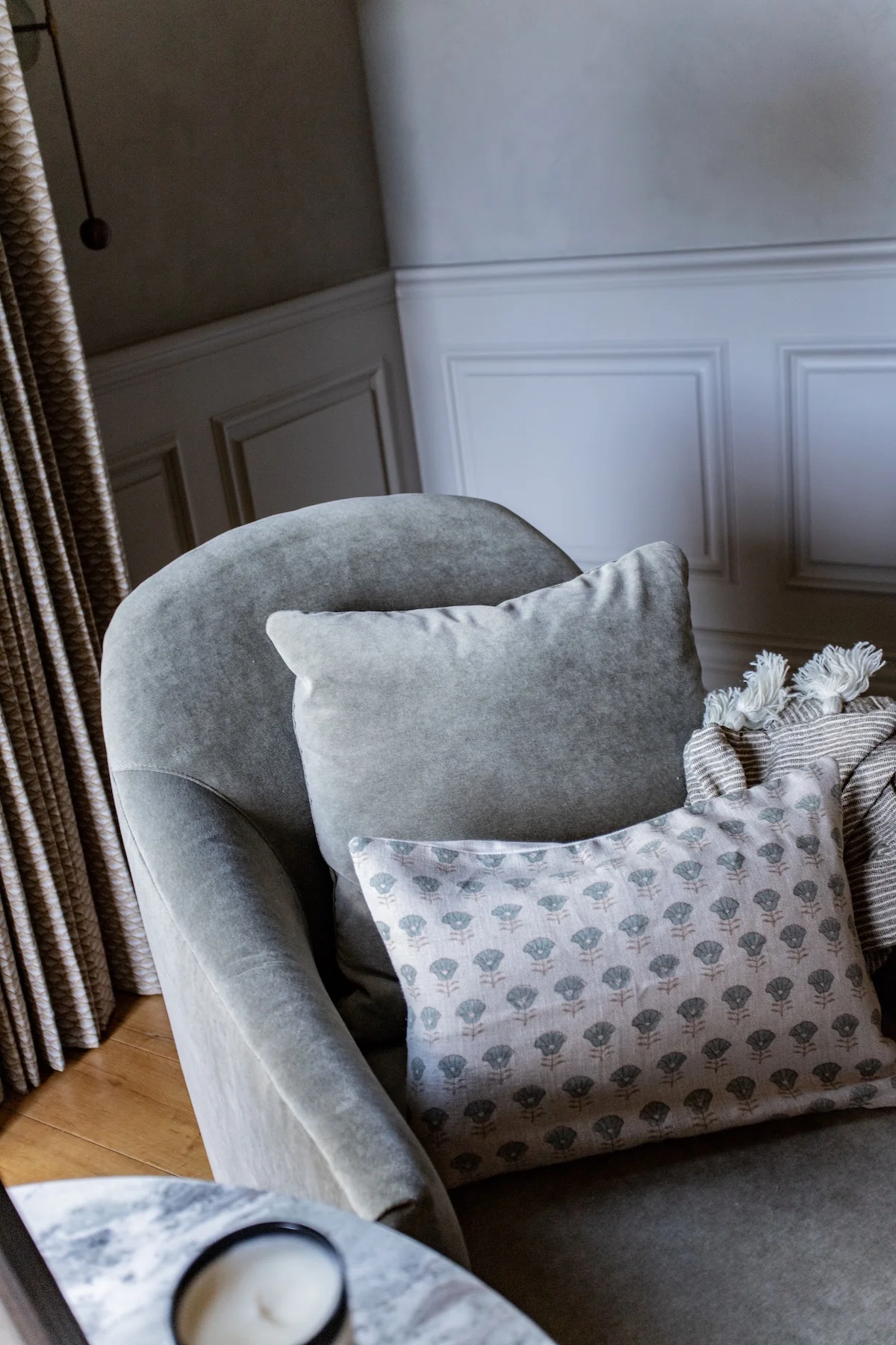 Noel Chaise Chair - Image 6