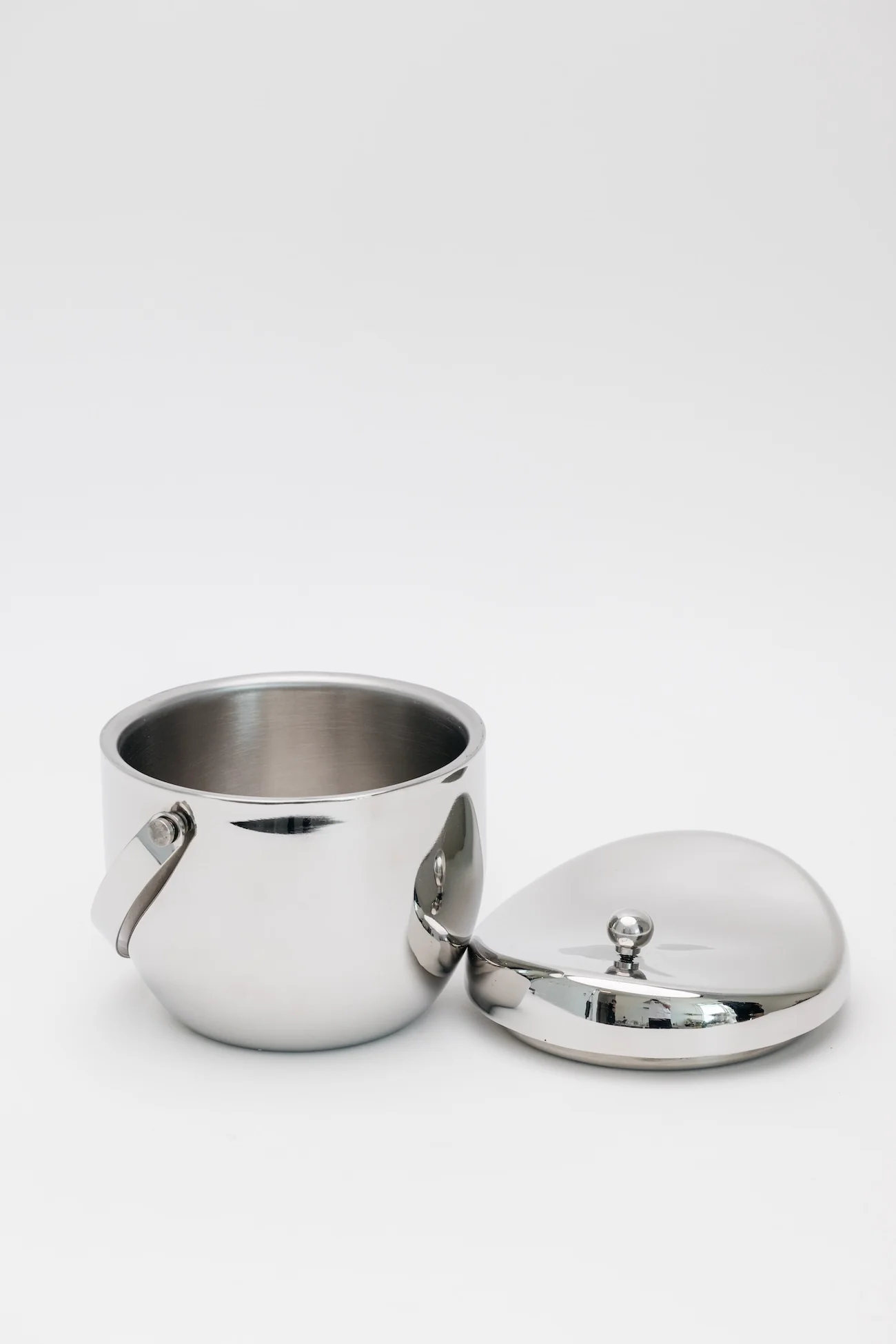 Nyah Stainless Steel Ice Bucket with Handle + Lid - Image 3
