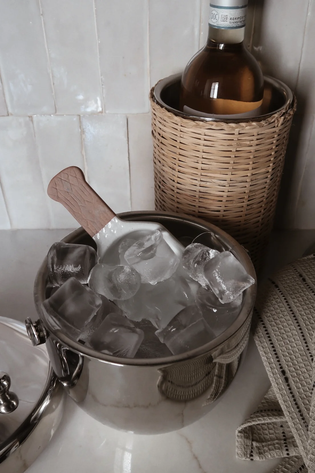 Nyah Stainless Steel Ice Bucket with Handle + Lid - Image 4