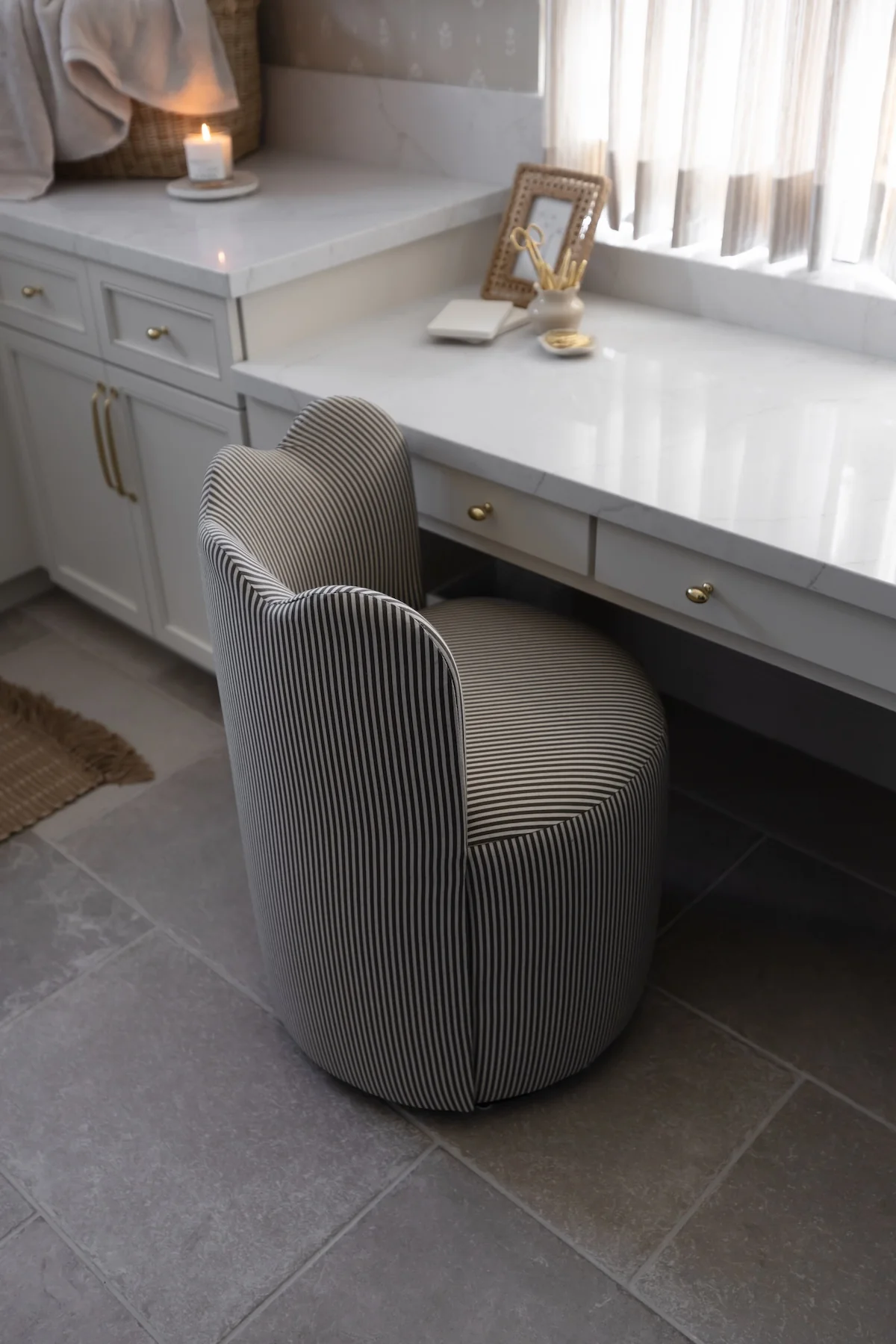 Nyla Swivel Dining Chair