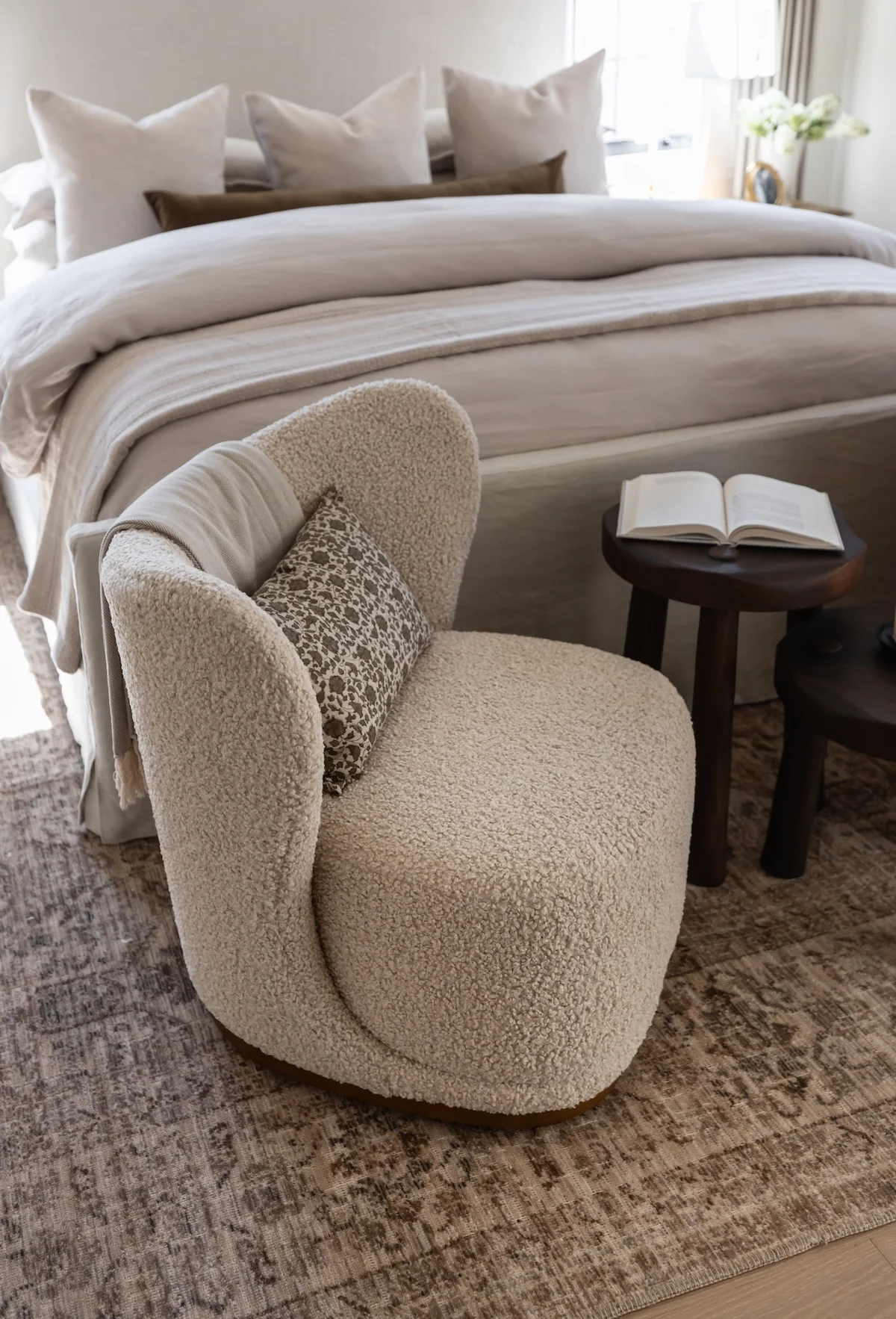 Odell Swivel Chair - Image 5