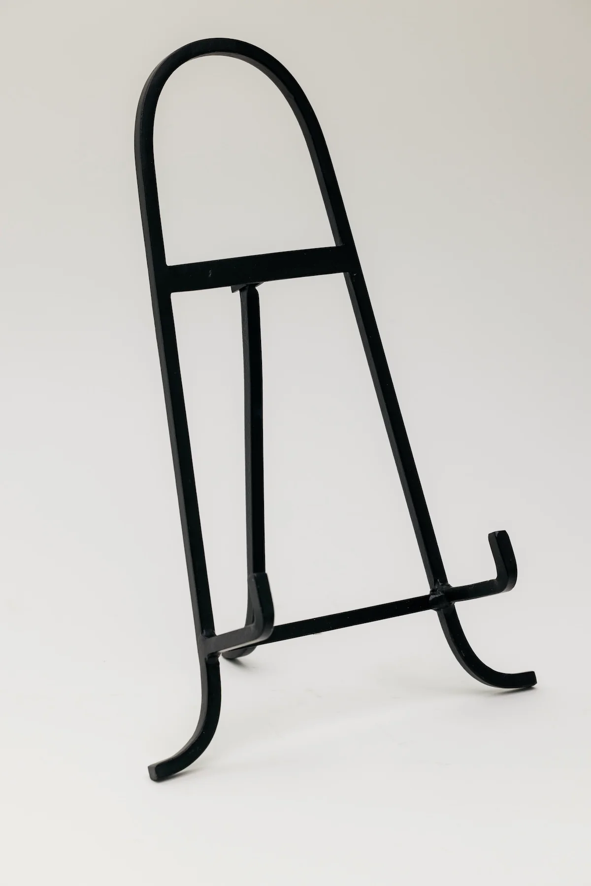 Patrice Arch Iron Easel - 2 Sizes - Image 4