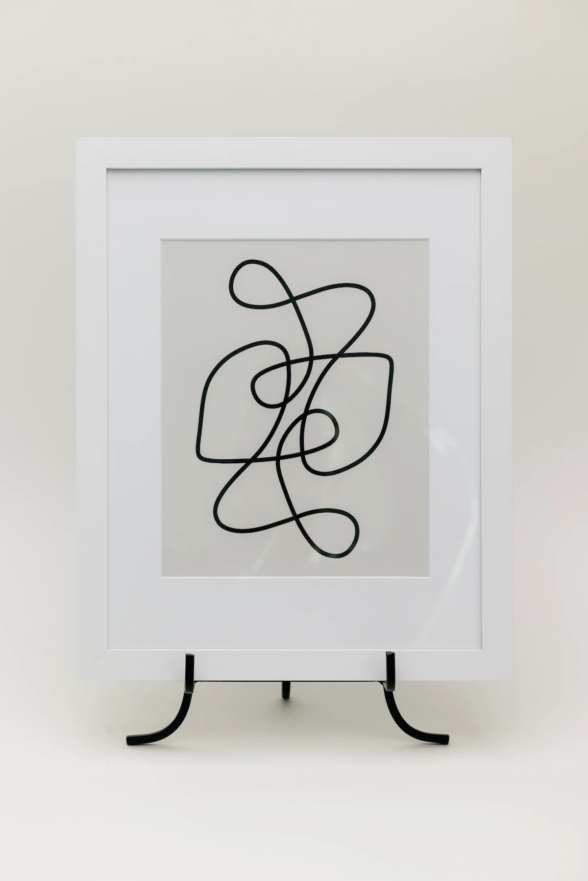 Patrice Arch Iron Easel - 2 Sizes - Image 5