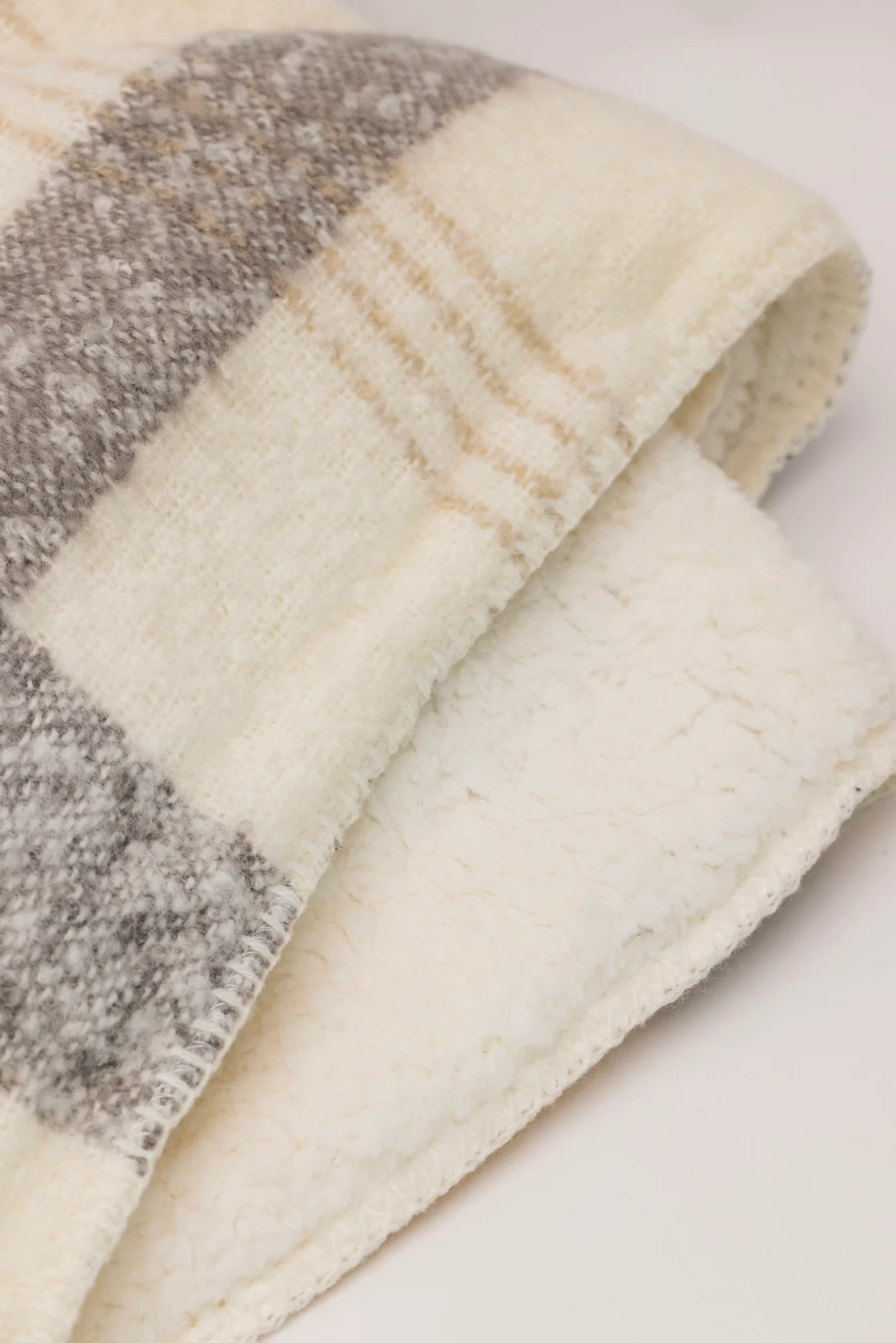 Payne Plaid Throw - Image 2