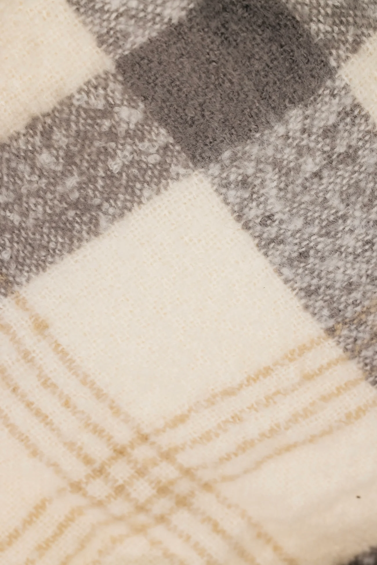 Payne Plaid Throw - Image 3
