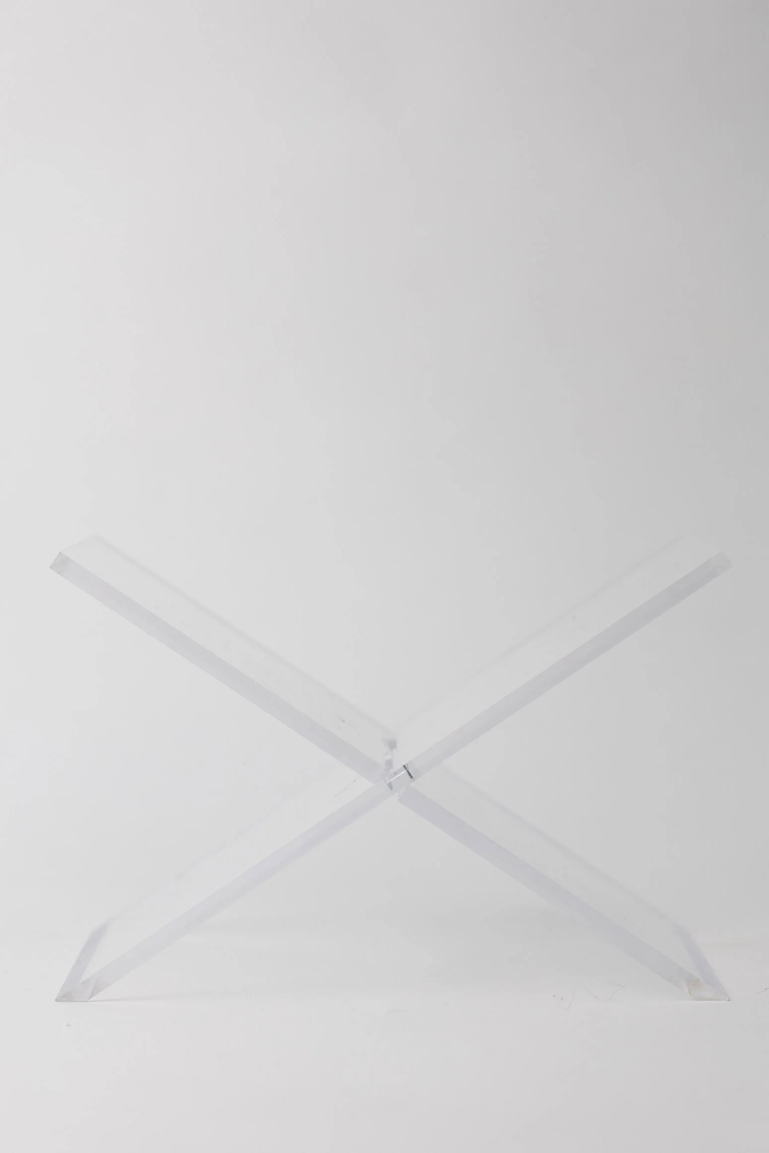 Roth Acrylic Book Stand - Image 3