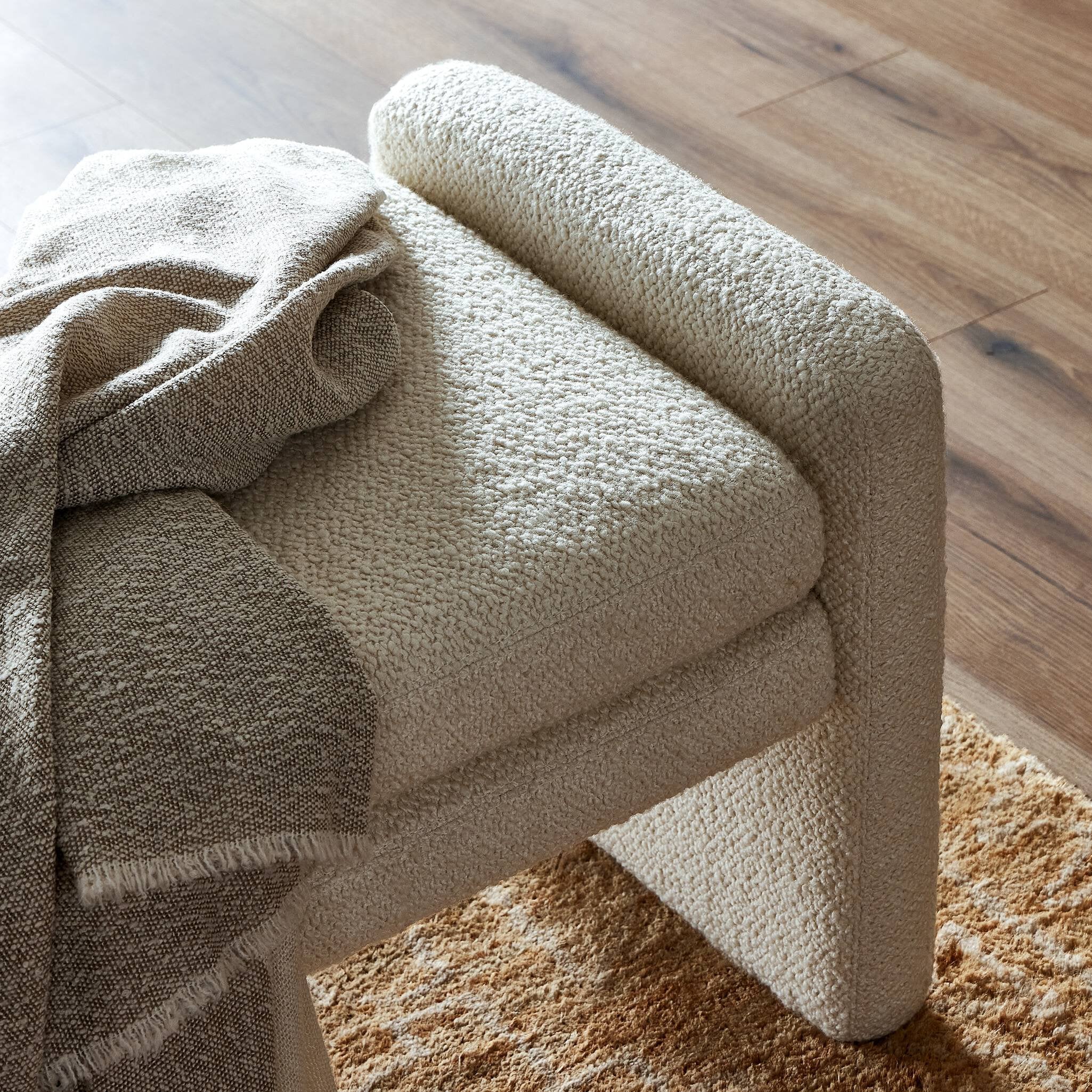 Serena Accent Bench - Cream - Image 11