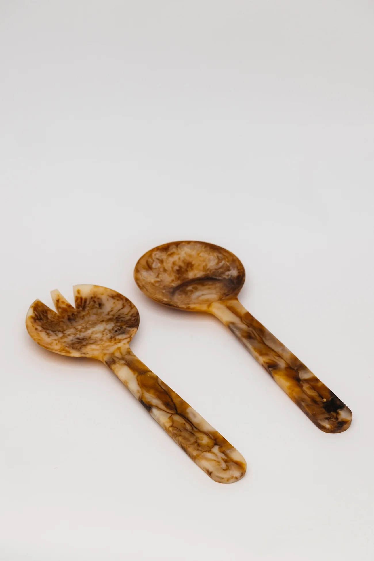 Tawney Tortoiseshell Salad Server Set - Image 2