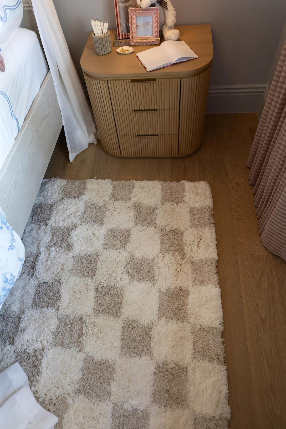 Urban Shag Machine Woven Rug - Beige - Image 6