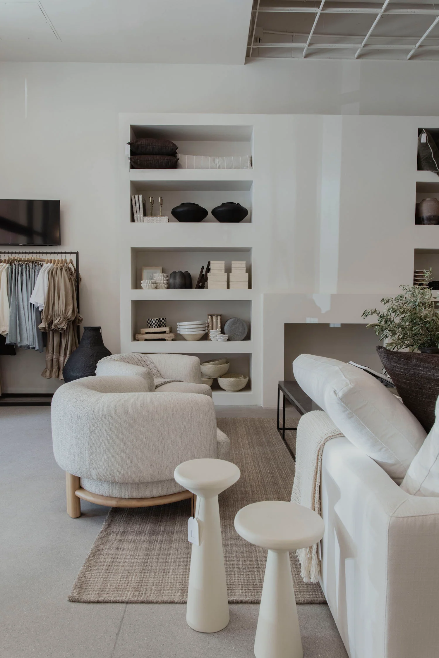 Vittori Accent Chair - Image 2