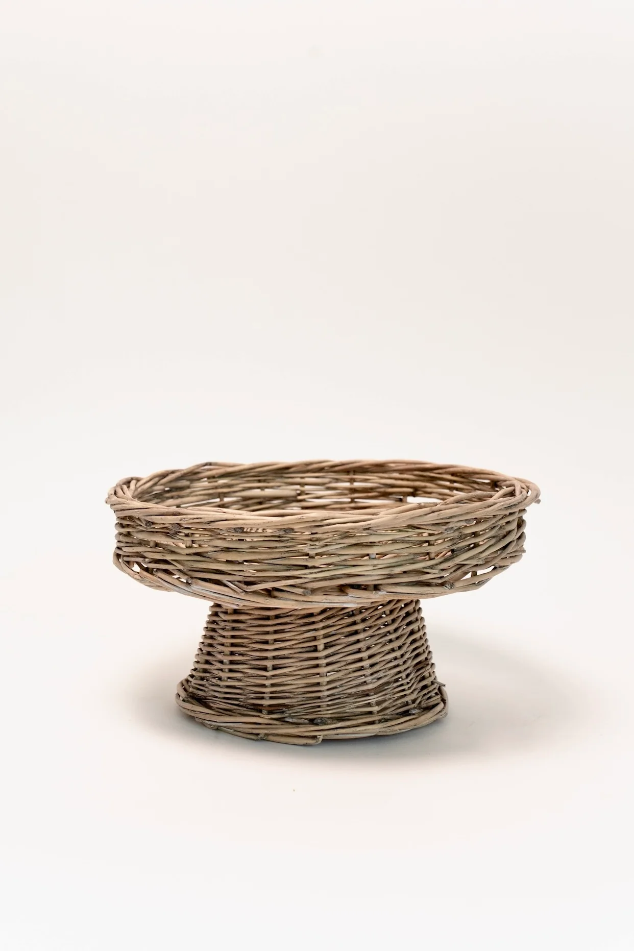 Wrigley Woven Pedestal Cake Stand - Image 3