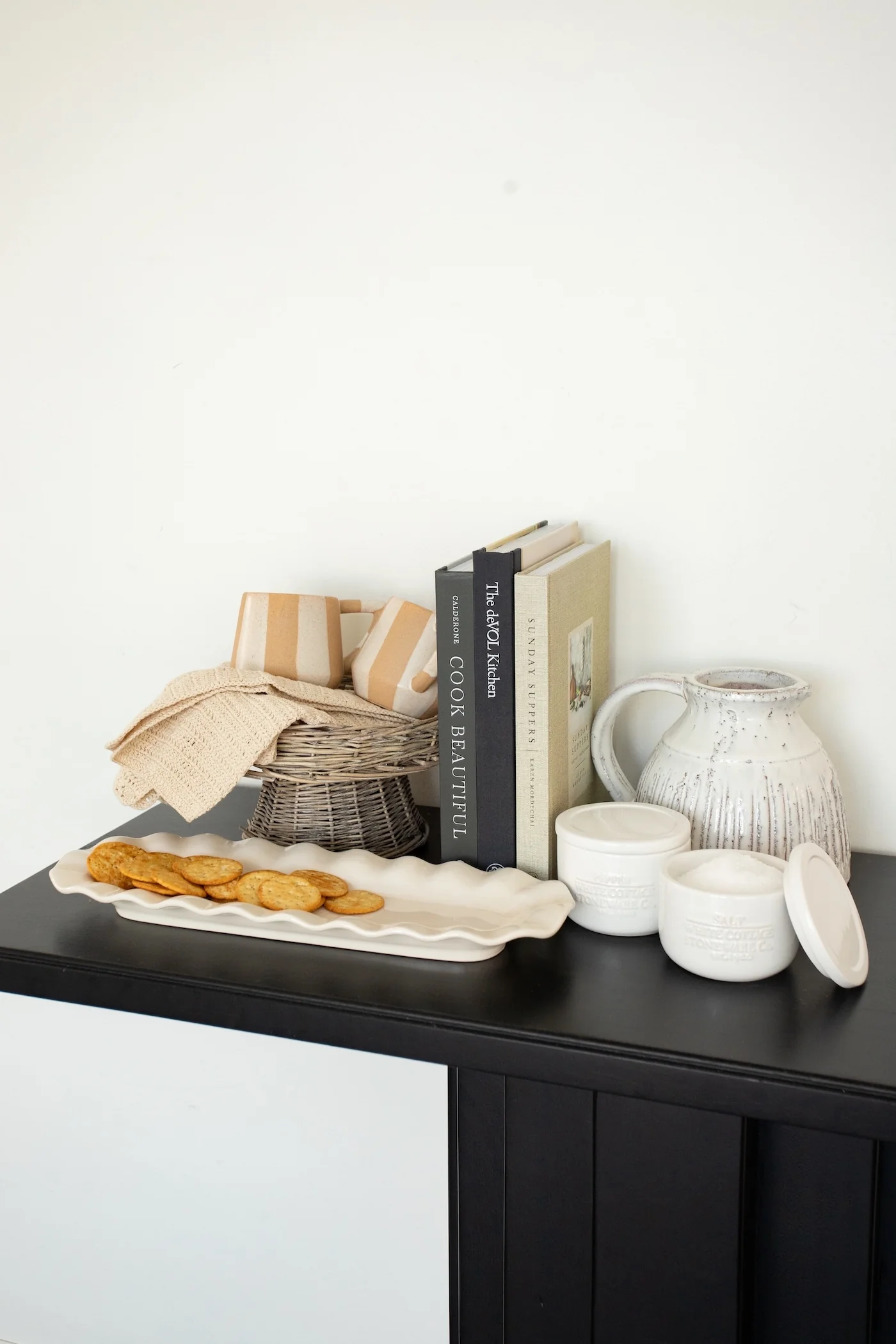 Wrigley Woven Pedestal Cake Stand - Image 4
